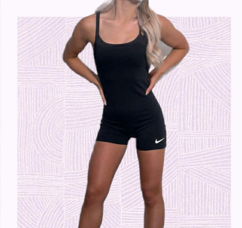 Nike Swoosh unitard in black נייקי אוברול סווש בשחור